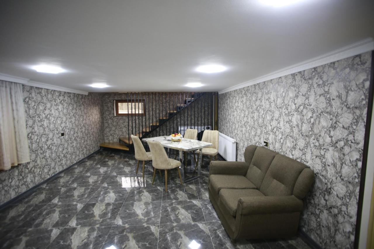 Guest House Nikola Zugdidi Exterior photo