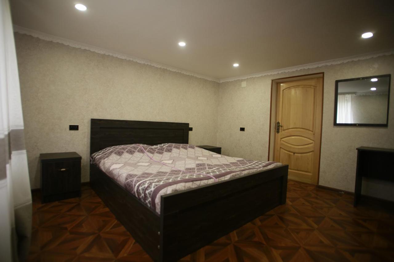 Guest House Nikola Zugdidi Exterior photo